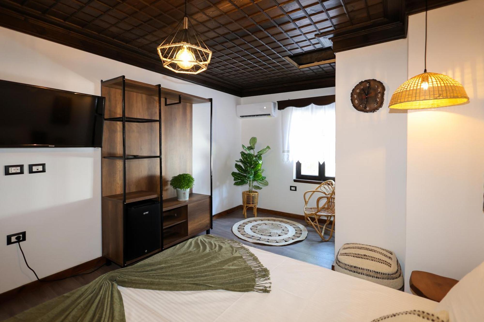 Ador Boutique Hotel 베라트 외부 사진
