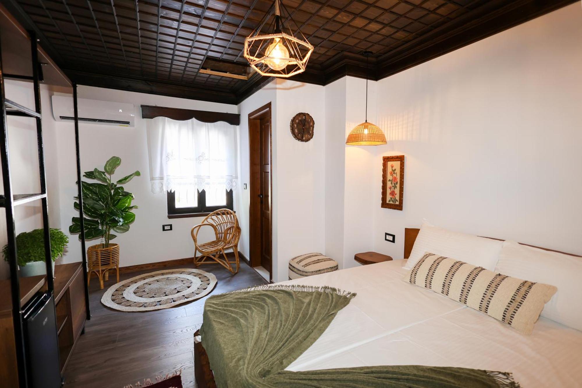 Ador Boutique Hotel 베라트 외부 사진