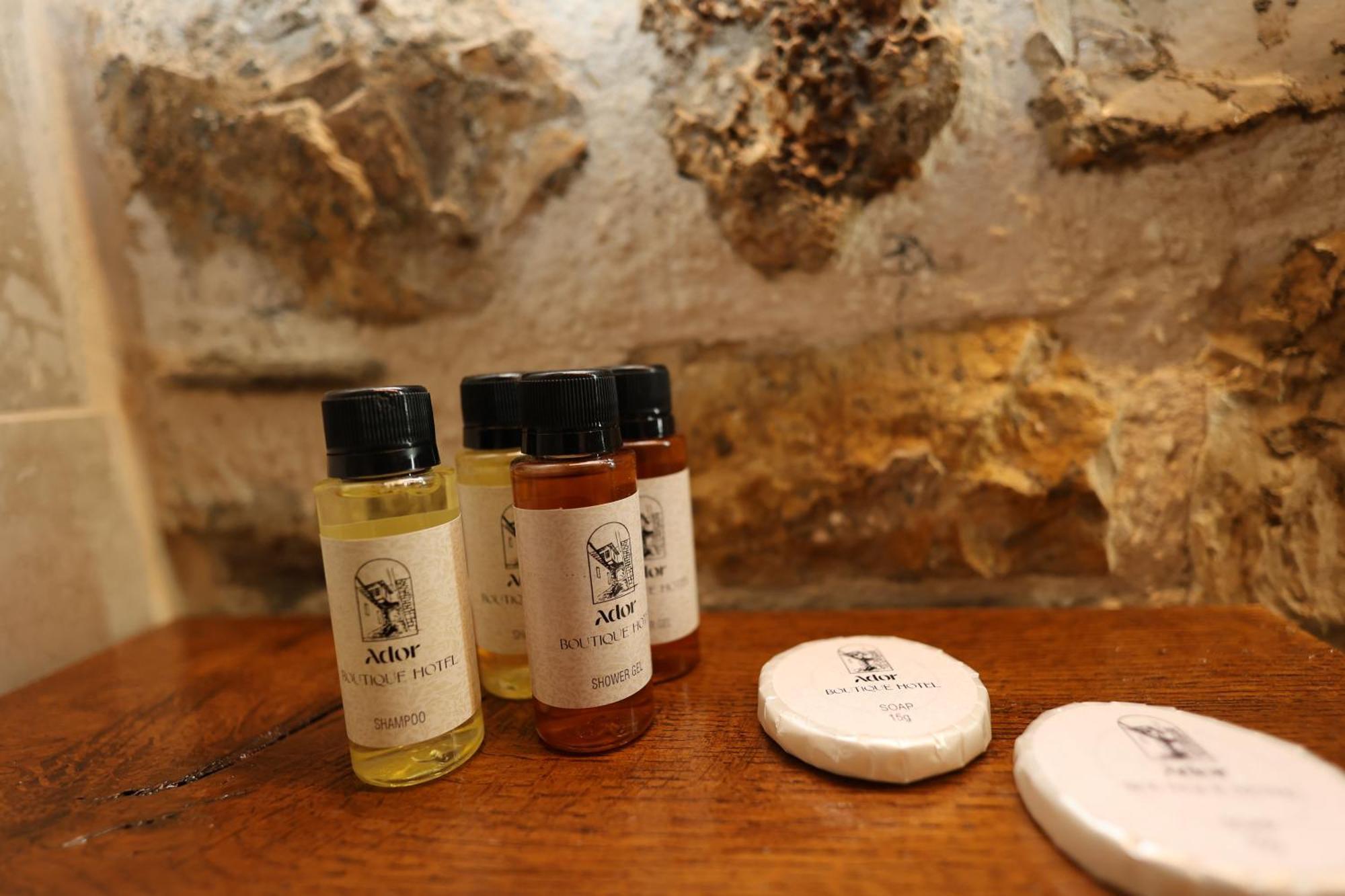 Ador Boutique Hotel 베라트 외부 사진