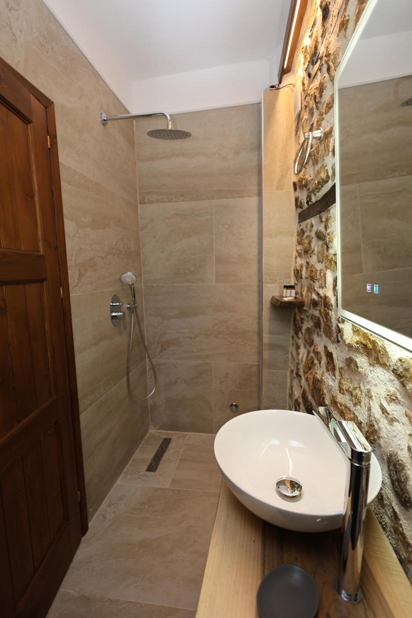 Ador Boutique Hotel 베라트 외부 사진