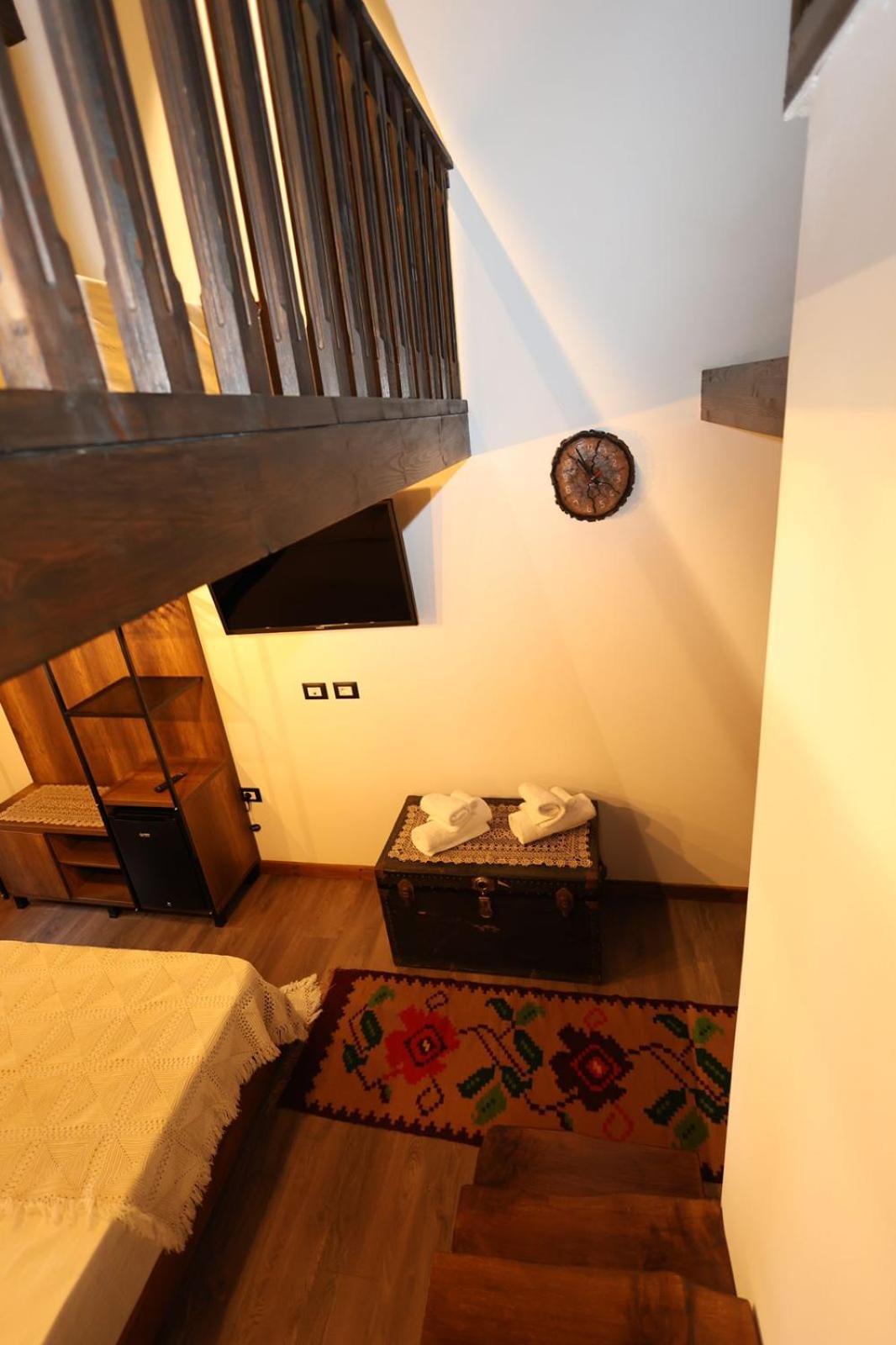 Ador Boutique Hotel 베라트 외부 사진