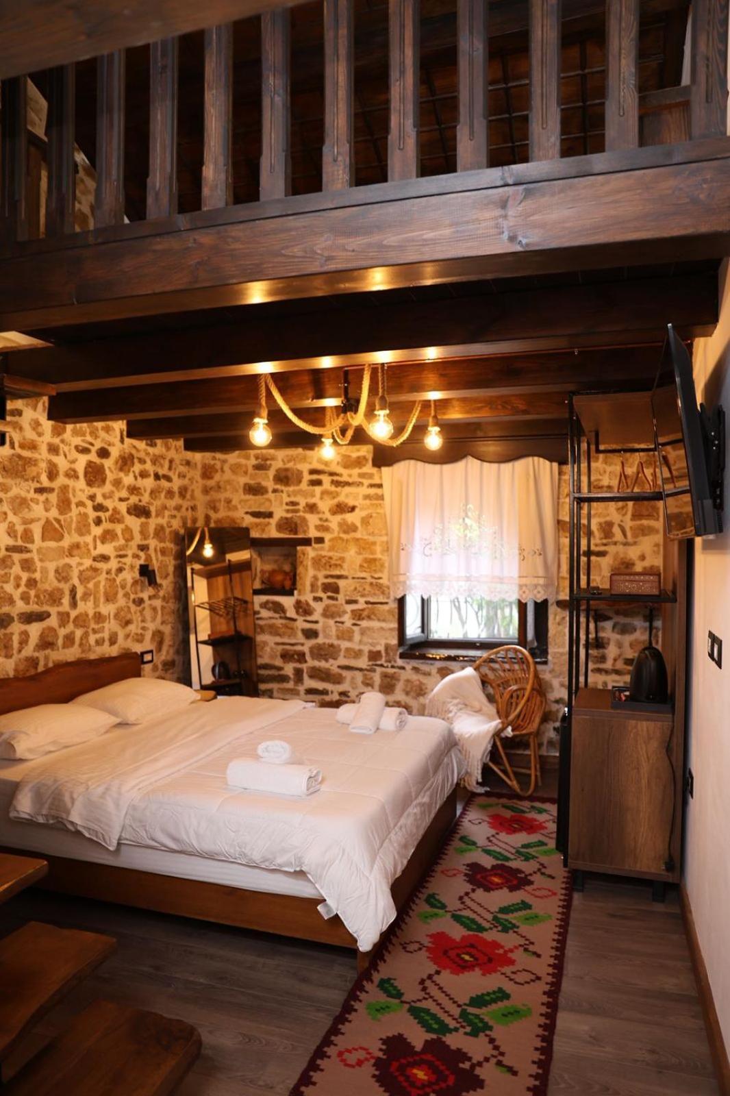 Ador Boutique Hotel 베라트 객실 사진