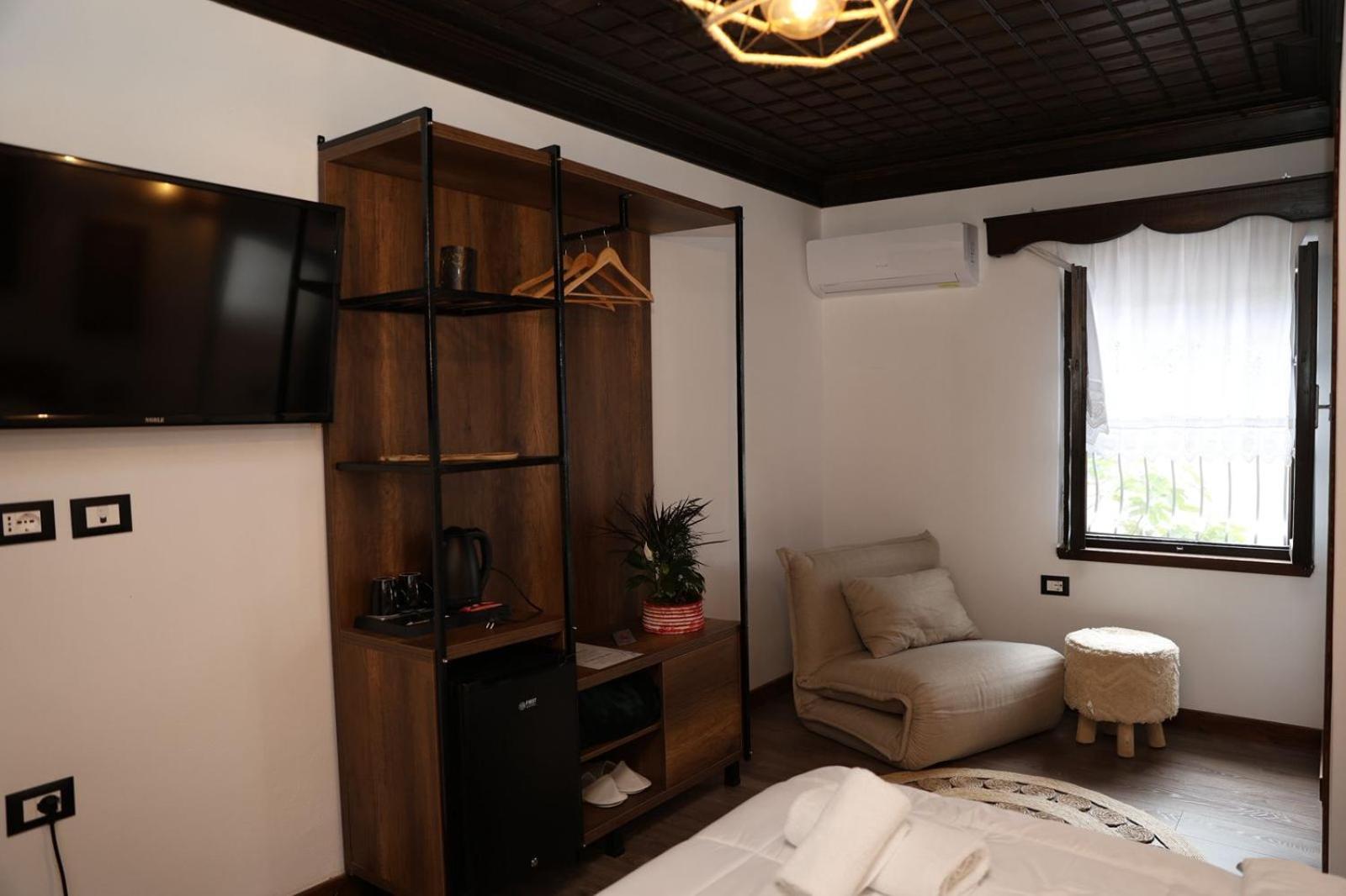 Ador Boutique Hotel 베라트 외부 사진