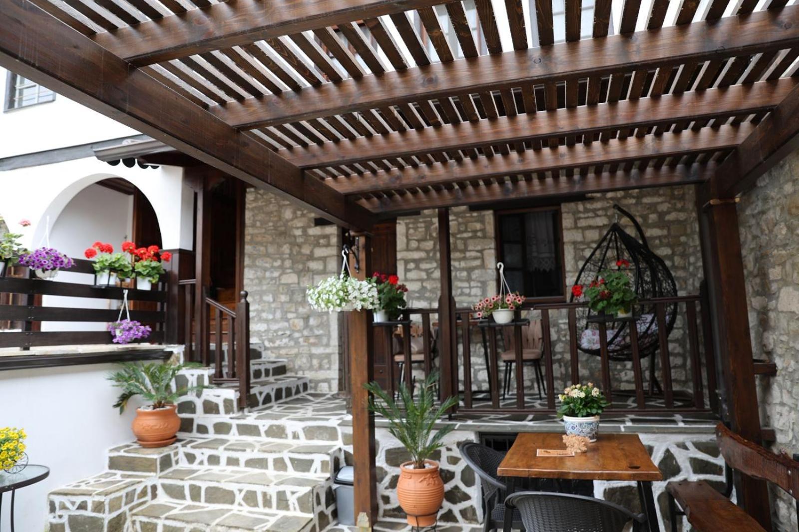 Ador Boutique Hotel 베라트 외부 사진