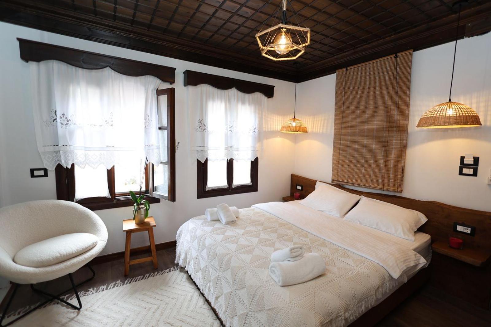Ador Boutique Hotel 베라트 외부 사진